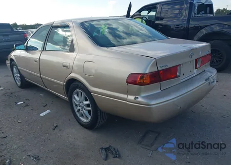 2000 Toyota Camry Xle V6 from USA, damaged, VIN 4T1BF28K8YU950700